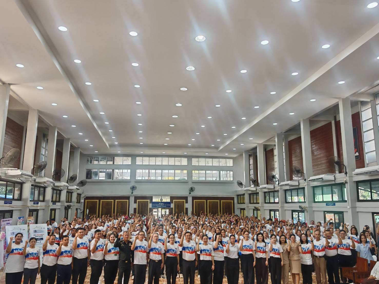 @พช.ธวัชบุรี จ.ร้อยเอ็ด : เข้าร่วมพิธีเปิดนิทรรศกาลความรู้โรคหลอดเลือดสมอง โครงการแสงนำใจไทยทั้งชาติ เดิน วิ่ง ปั่น ป้องกันอัมพาต ครั้งที่ 12 เฉลิมพระเกียรติ จังหวัดร้อยเอ็ด